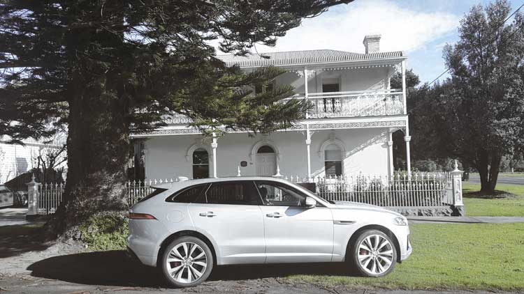 How To Be Pioneers Of Luxury Lifestyle & Fashion Blogging