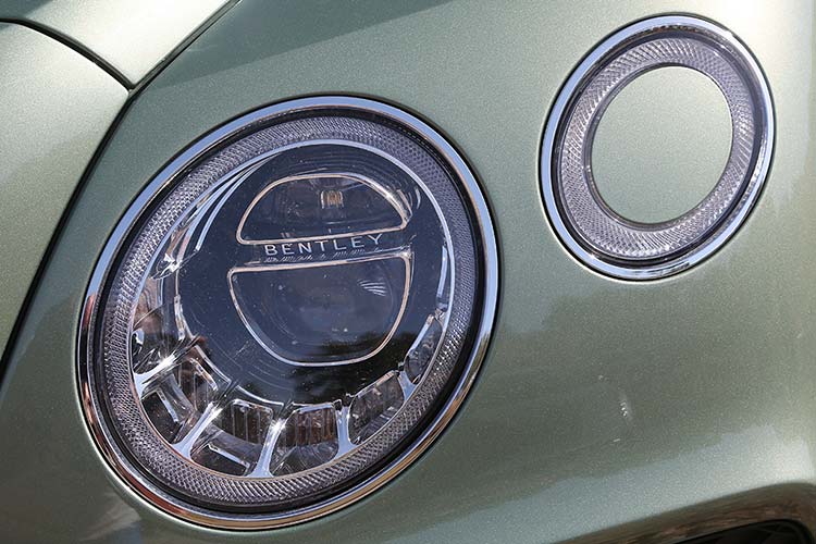 Bentley Bentayga headlights