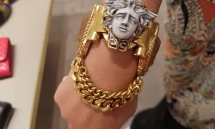 HOW DOES SHE DARE – Gatekeeping, Grit, and the Myth of Fashion’s Inclusivity