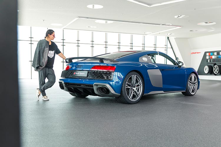 Audi R8 V10 Performance Quattro - Runway Trends 2019