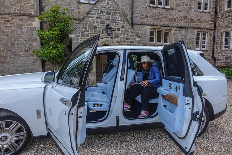 Rolls Royce Cullinan SUV MenStyleFashion 2019 Artic White United Kingdom (10) Devon