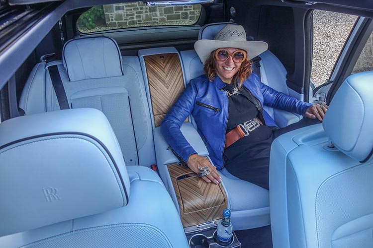 Rolls Royce Cullinan SUV MenStyleFashion 2019 Artic White United Kingdom (30) Gracie Opulanza