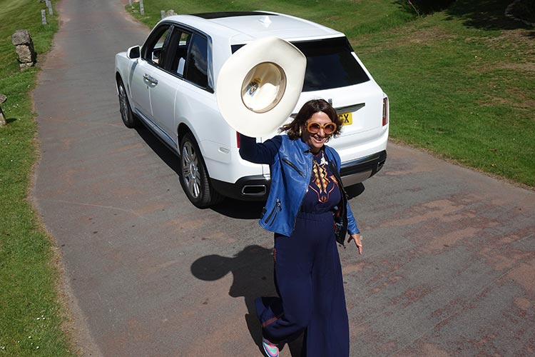 olls Royce Cullinan SUV MenStyleFashion 2019 Artic White United Kingdom (11) Gracie Opulanza