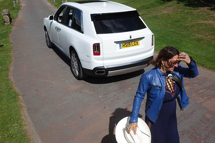 olls Royce Cullinan SUV MenStyleFashion 2019 Artic White United Kingdom (11) Gracie Opulanza