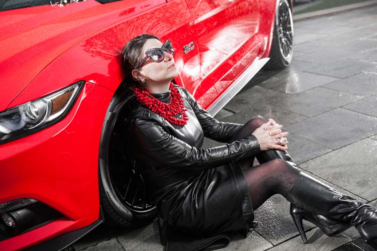 Ford-Mustang-GT-V8-Gracie-Opulanza-fendi-leather-dress-2015-10