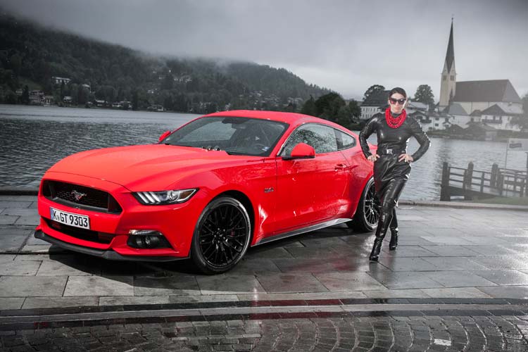 Ford-Mustang-GT-V8-Gracie-Opulanza-fendi-leather-dress-2015-5