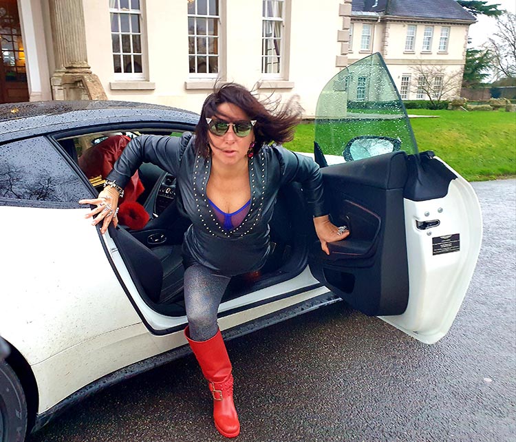 Gracie Opulanza Aston Martin DB11 MenStyleFashion review 2020 (2)