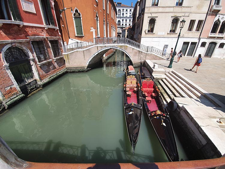 gondola Venice 2020 covid 19 condola italy summer gracie opulanza
