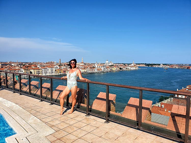 Hilton Molino Stucky. Venice 2020 swimming pooljpg (2) 