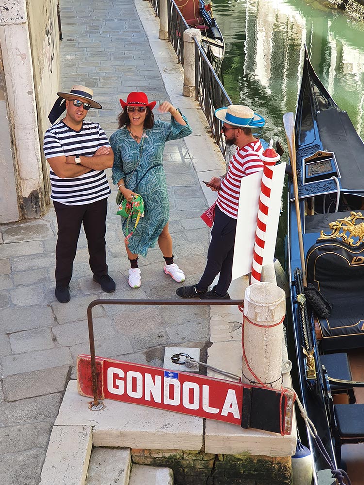 Gondolier Stetson Europe Gracie Opulanza venice summer 2020 red felt amasa hat (2)