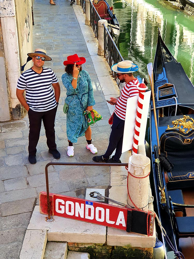 Gondolier Stetson Europe Gracie Opulanza venice summer 2020 red felt amasa hat (2)