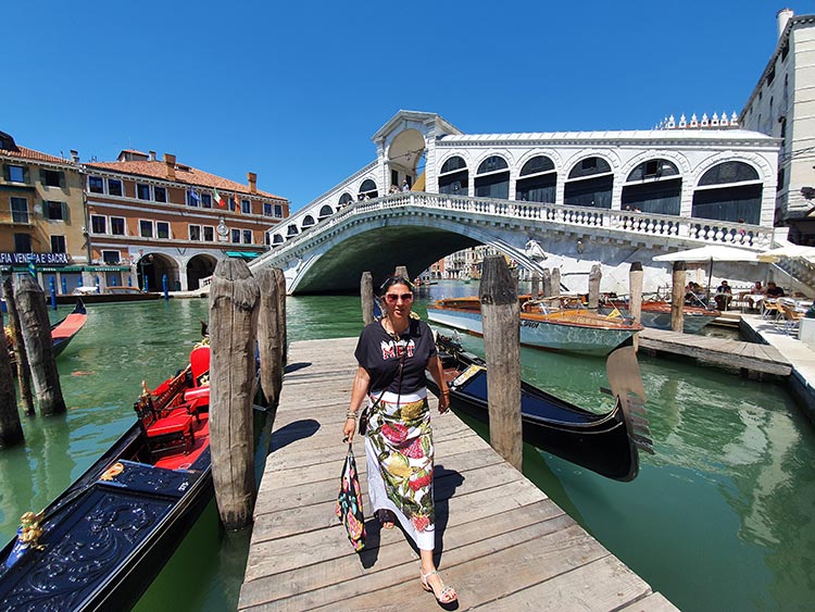 How To Wear Coral Reef venice italy 2020 rialto bridge (2)