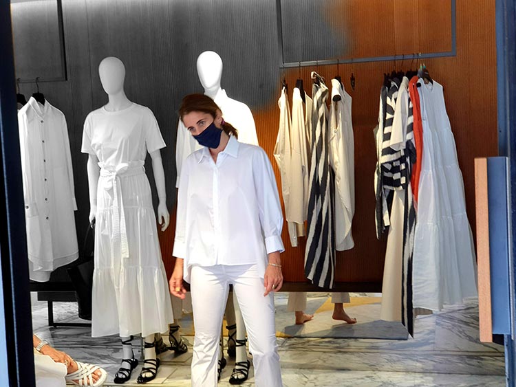 ummer white venice italy 2020 covid 19 gracie opulanza fashion (2)