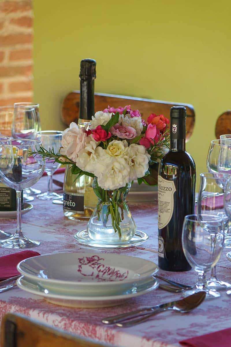 Fattoria Mansi Bernardo outdoor eating (10)