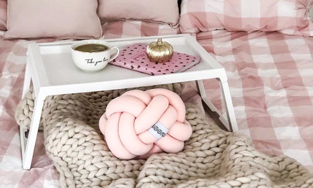 Eight Benefits Of A Weighted Blanket And Why It’s An Essential Bedroom Item 