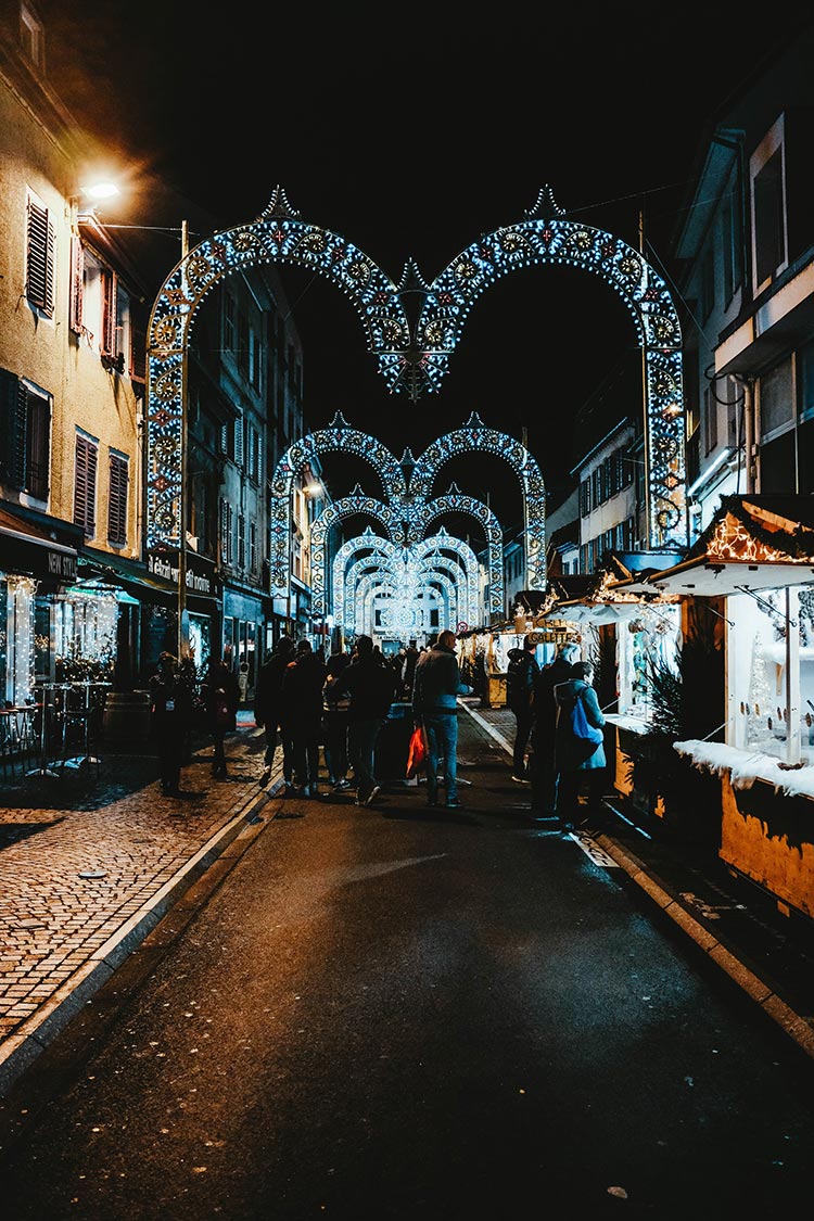 window display for selling (2)