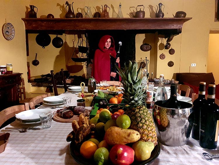 Capes & Cloaks - The History angela facchini