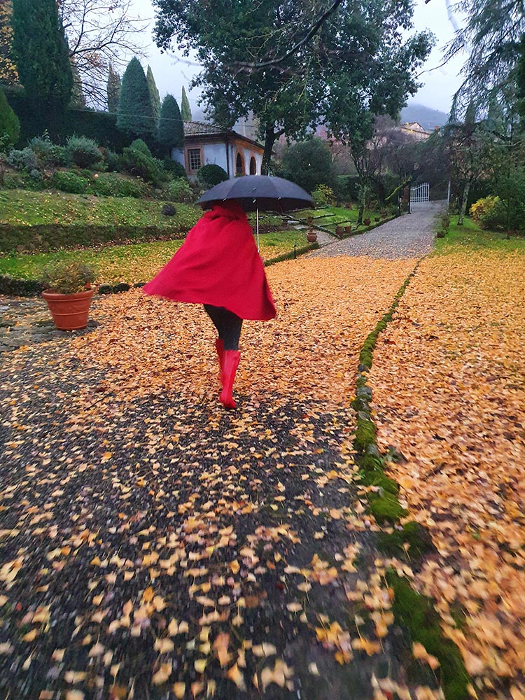 Red Hooded Cape Angela Facchini Rome (1)