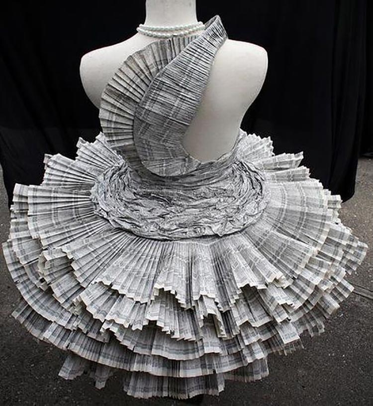 The “Ready to Tear” Trend of Paper Dresses
