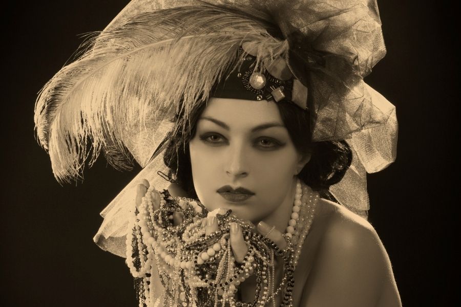 vintage feather hats and pearls