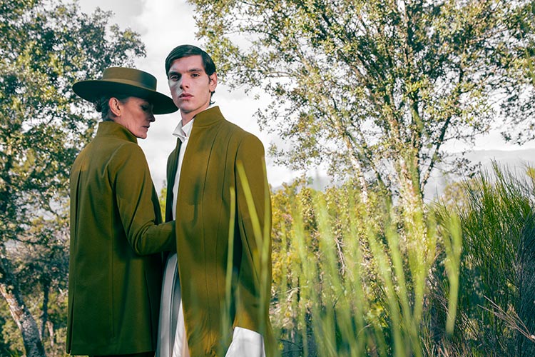 OTEYZA is a Spanish menswear 2021 Fashion Astocractic capes (2) costume design