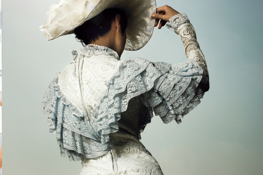 The Bonfire Of destiny sinpired Victorian era fashion (3)