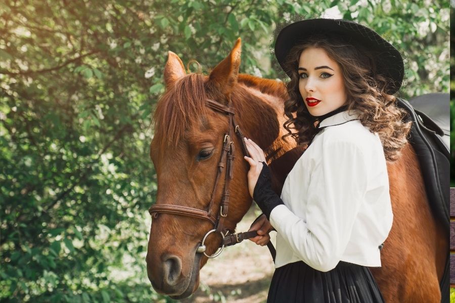 The Bonfire Of destiny sinpired Victorian era fashion (3)