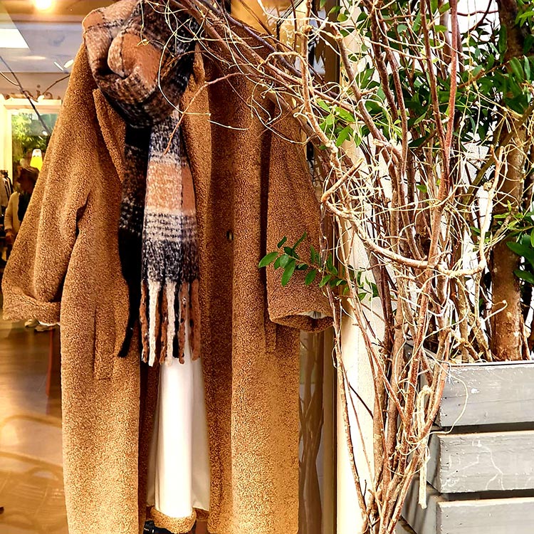 What to Wear Over Fifty - Layered Style Tips gracie opulanza 2021 fashion italy (2)