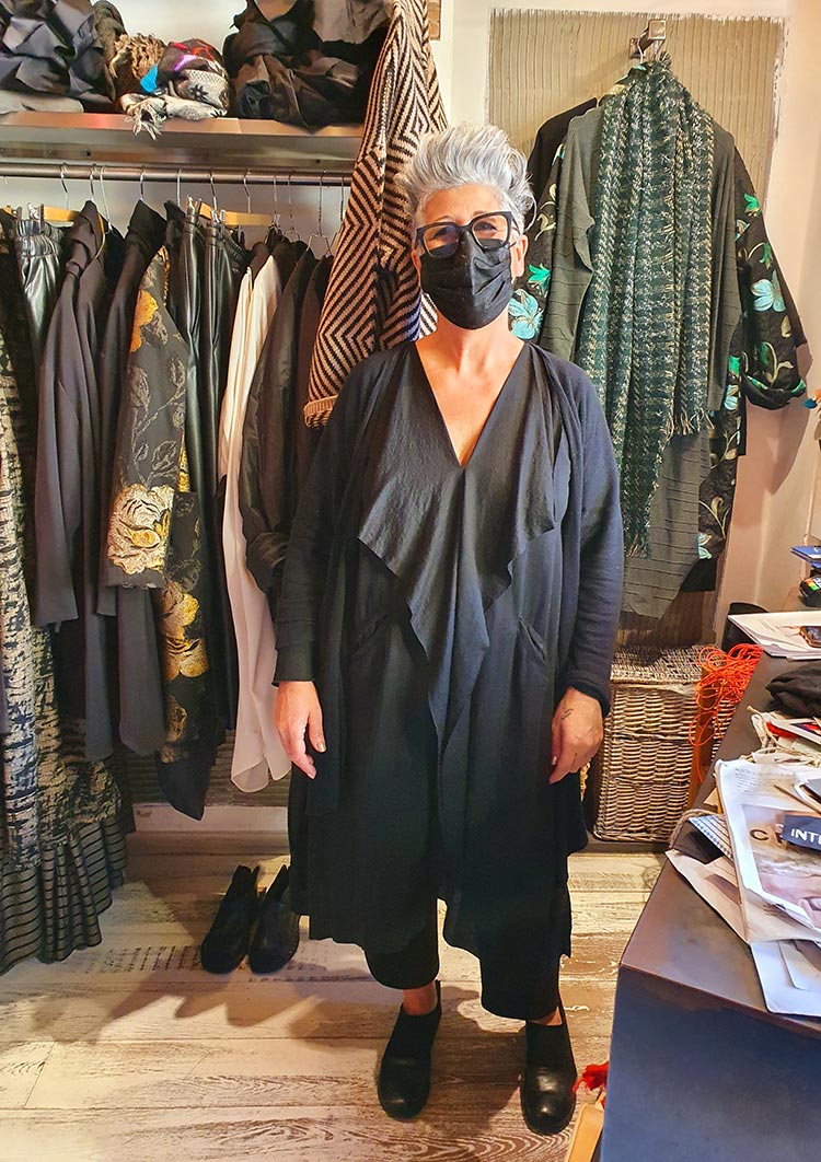 What to Wear Over Fifty - Layered Style Tips gracie opulanza 2021 fashion italy (2)