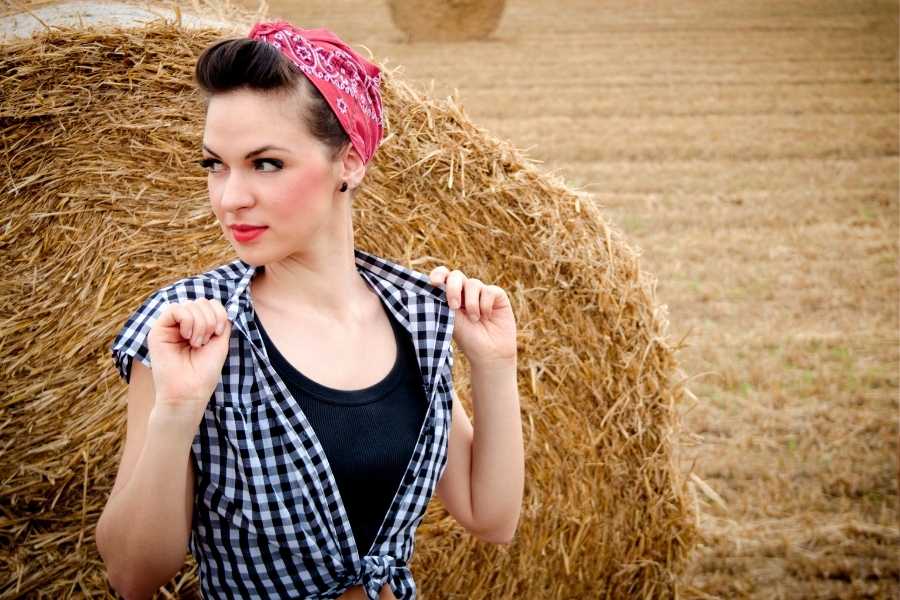 How to Get the Rockabilly Look: Style Tips on Fashion, Hair, & Makeup