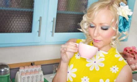 How to Get the 60s Geometric Mod Look