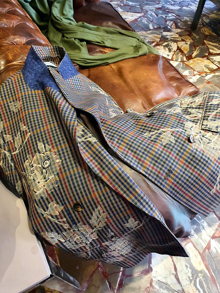 Tweed wool Upcycling fashion Gracie Opulanza 2021