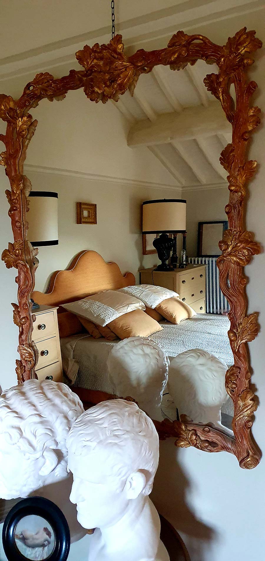 bedroom interior design Tuscany