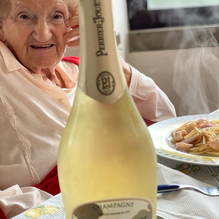 Wine & Champagne - How To Live At 94 Years Old