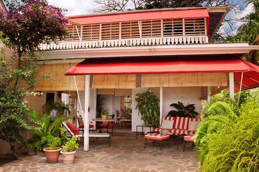 Grenadines that are part of St. Vincent (2)