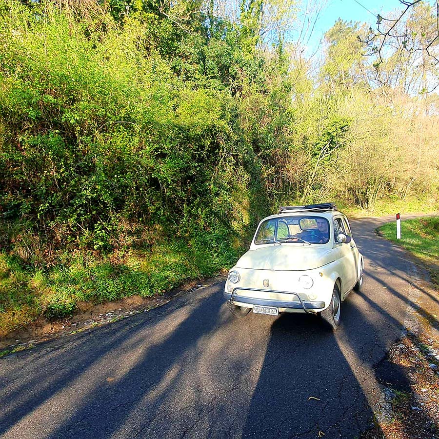 Fiat 500 - Tuscany Lifestyle Tips Fiat spider classic cars Gracie Opulanza 2021 (13)