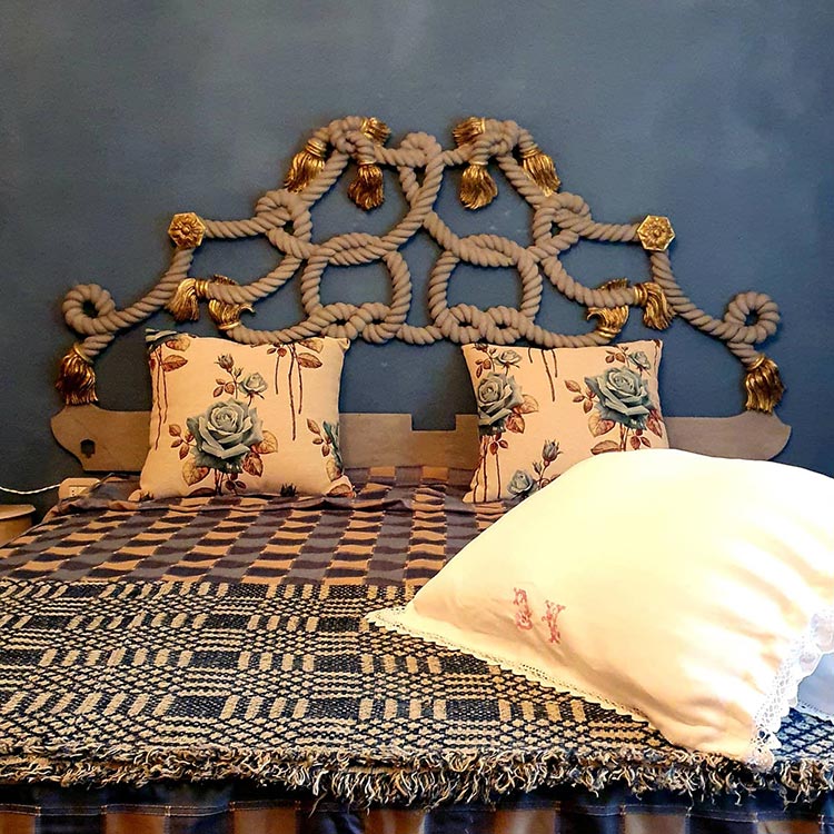 antique bedding linen italy