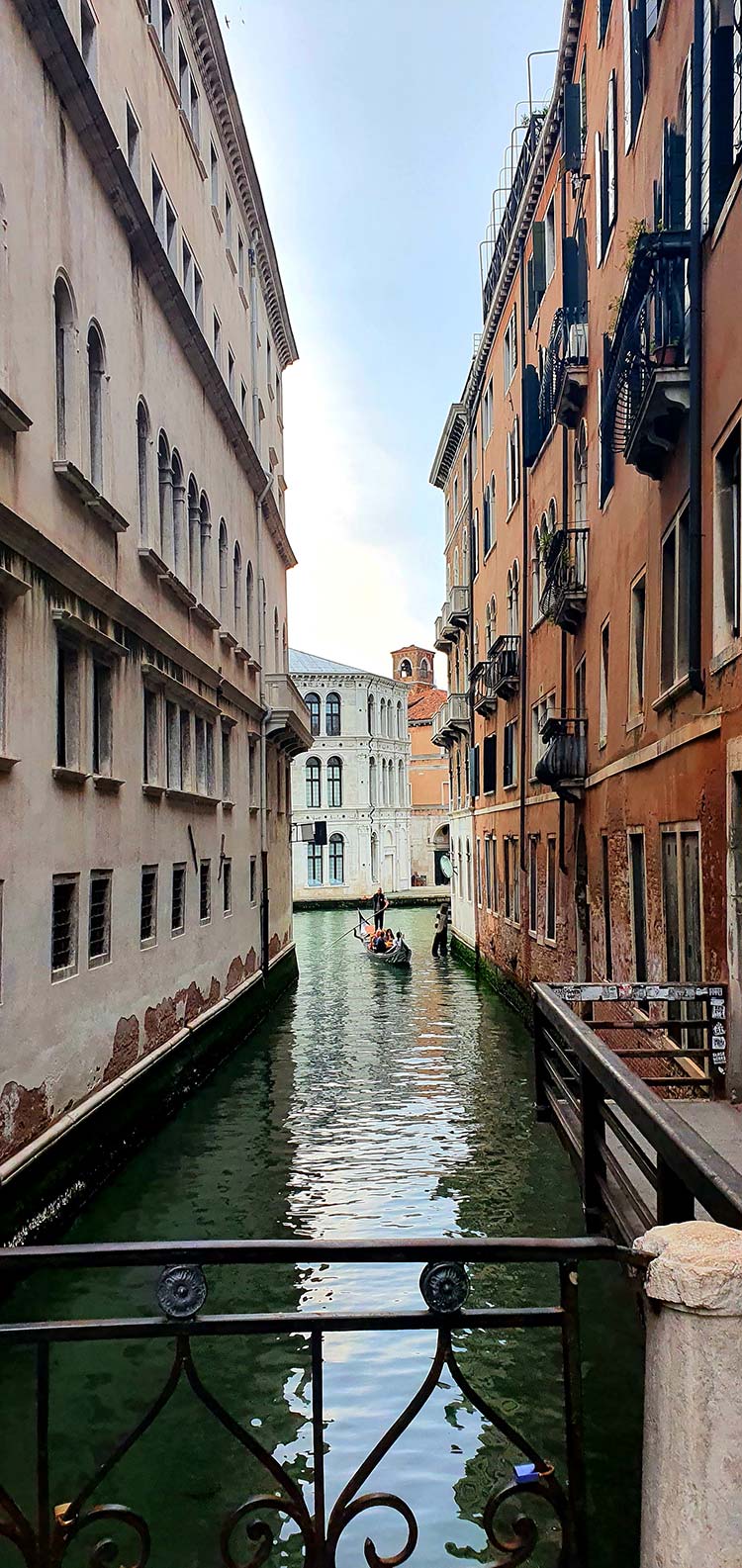 Gondola style in Venice 2021 (2)