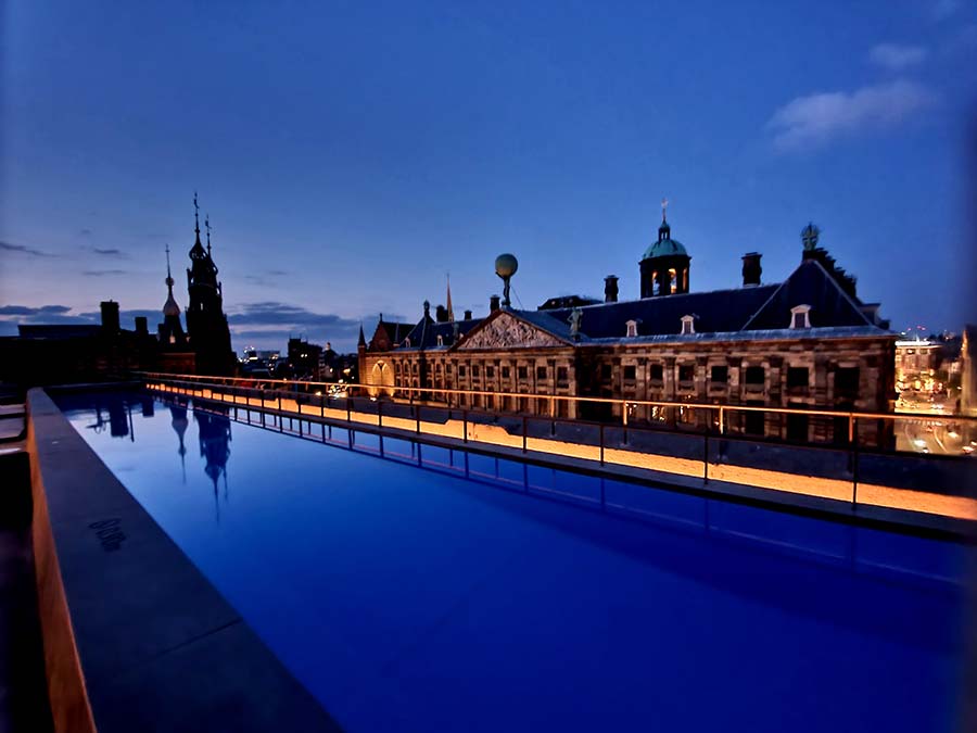 WAmsterdam rooftop swimmingpool