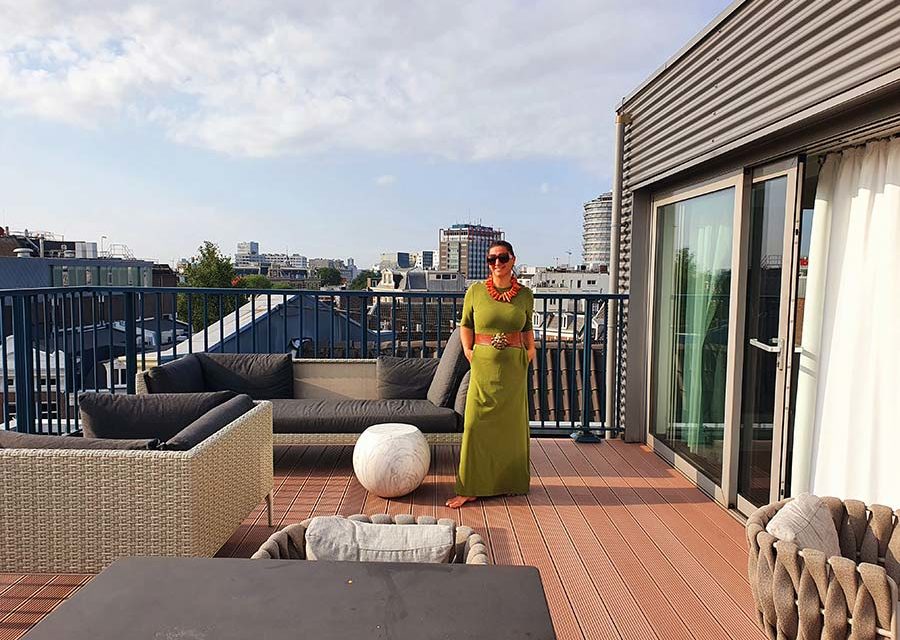 Olive Green – How To Wear Green With Bold Accessories