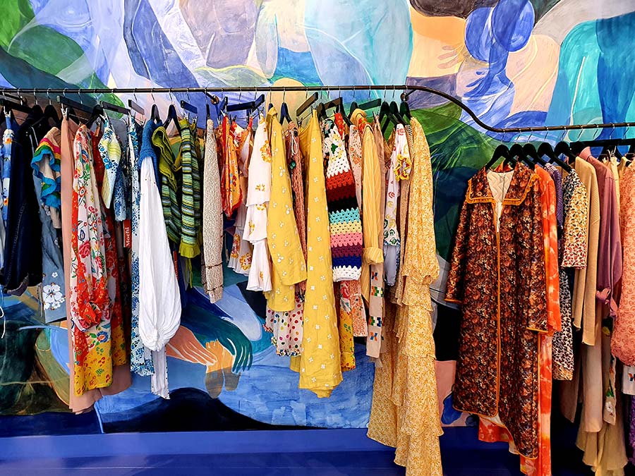 colour clashing yellow