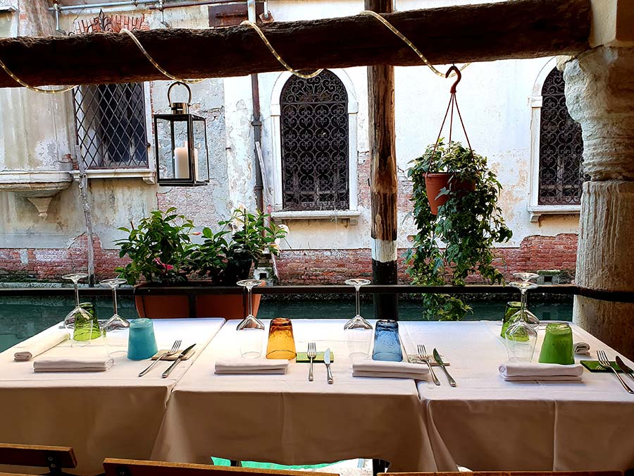 Al fresco dining Italy