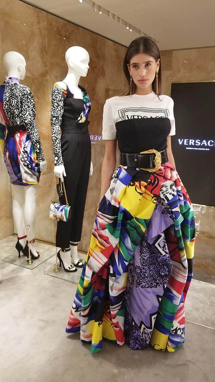 Versace-2018-Catwalk-London-Gracie-Opulanza-3