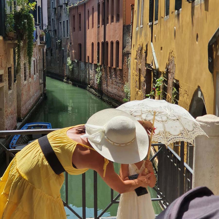 yellow dress Venice