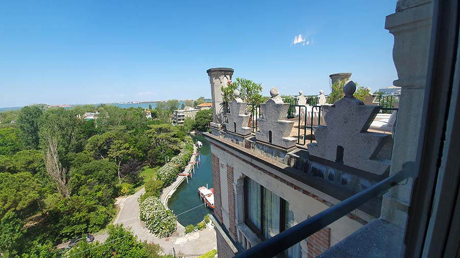 bathroom Hote-Excelsior-Venice-Lido-Review-Italy-