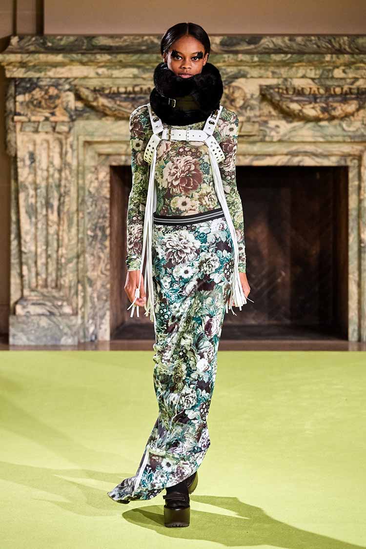 Lingerie Harness - Style Tips For Wearing A Bold Leather Harness