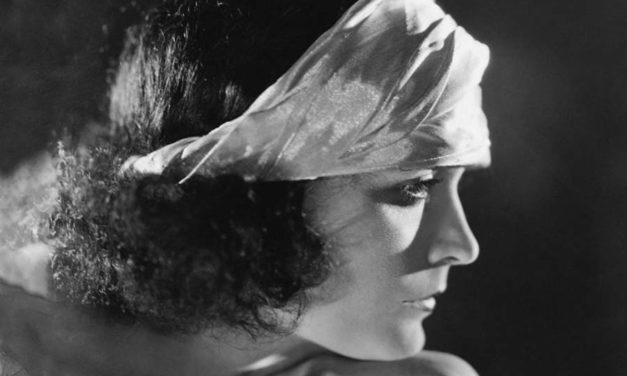 Hanky Panky With Vintage Handkerchiefs Style Tips