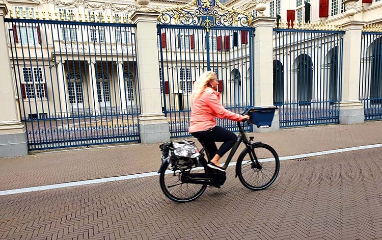 Bike Style – Are High Heels Illegal In Holland?