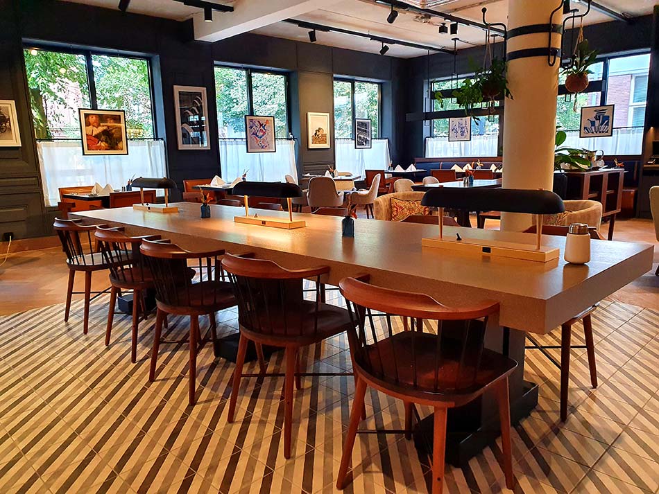 Dining table trends 2021