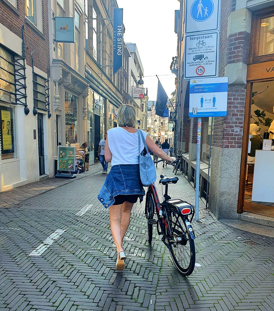 Fashion For Fifties - Holland Cycling Style Tips